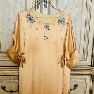 Beautiful silk 3 pieces dress , bel bottom trousers and/ long scarf. Like new !